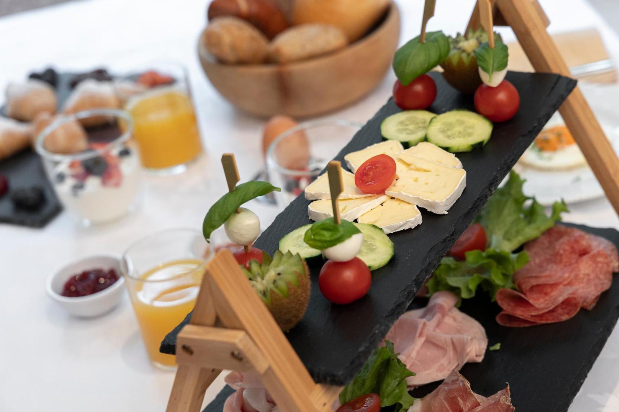Zur Bruecke Apartments And Rooms - Your Home In Heart Of South Tyrol, With Brixencard Fortezza Esterno foto